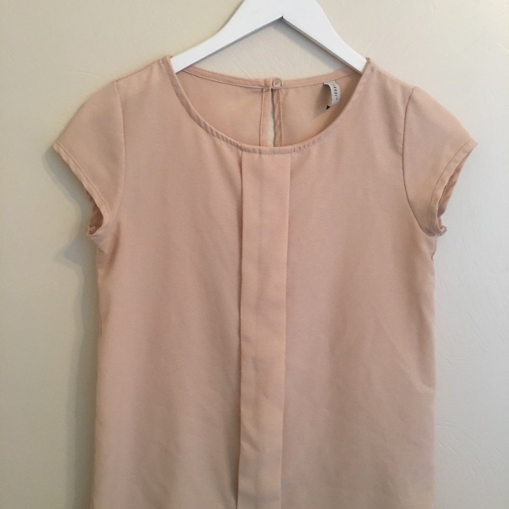 Size Sm nice shirt sleeve dress top blouse